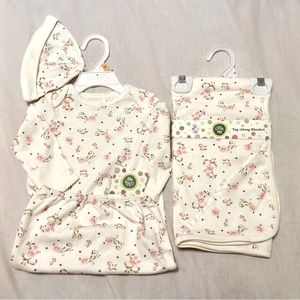 NWOT Little Me Rose Sleeping Gown, Hat & Blanket